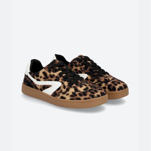 Make me an offer! DV by Dolce Vita Valet Sneaker - Picture 1 of 6